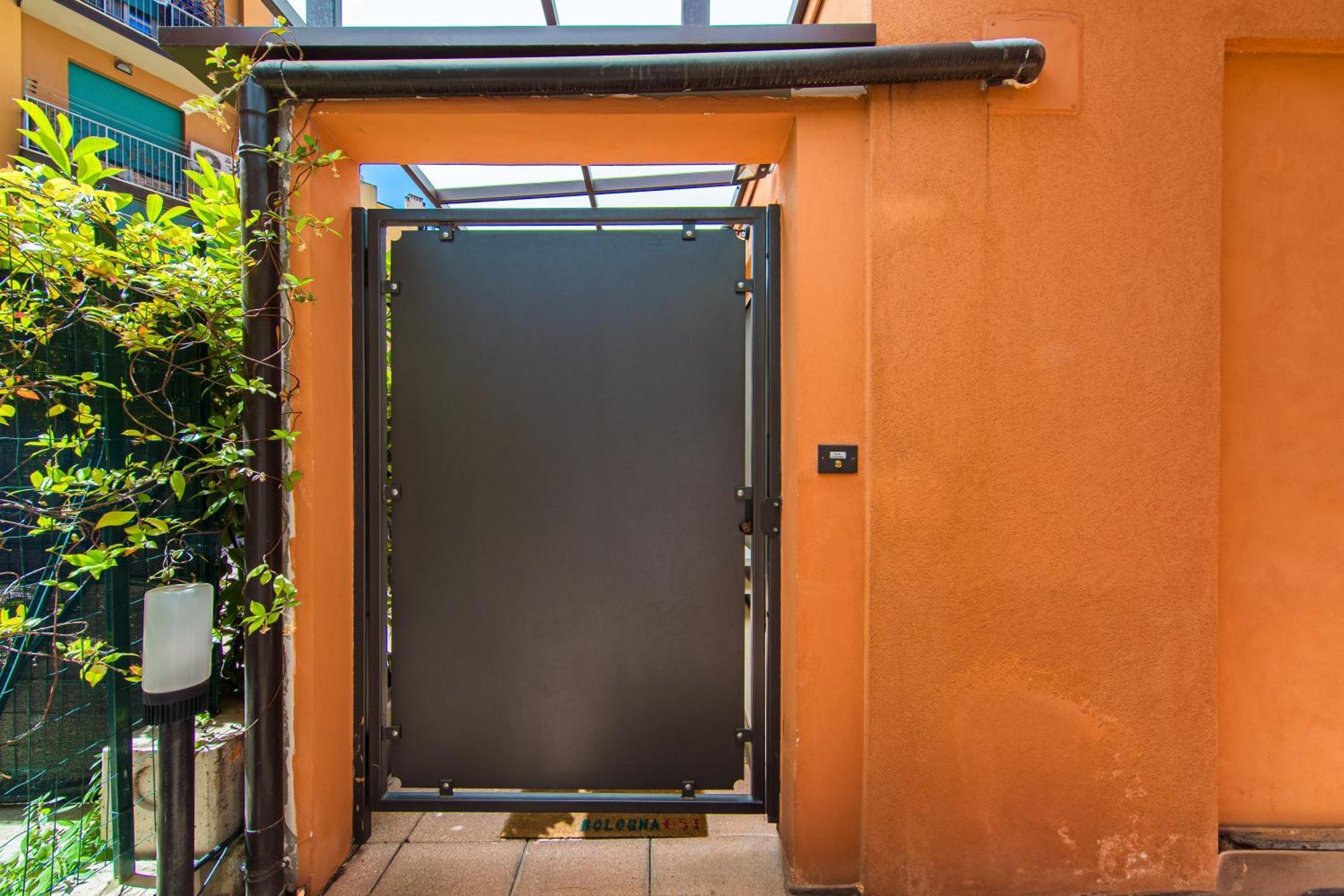 Nettuno Apartment - Private Garden In Bologna Center Exteriér fotografie